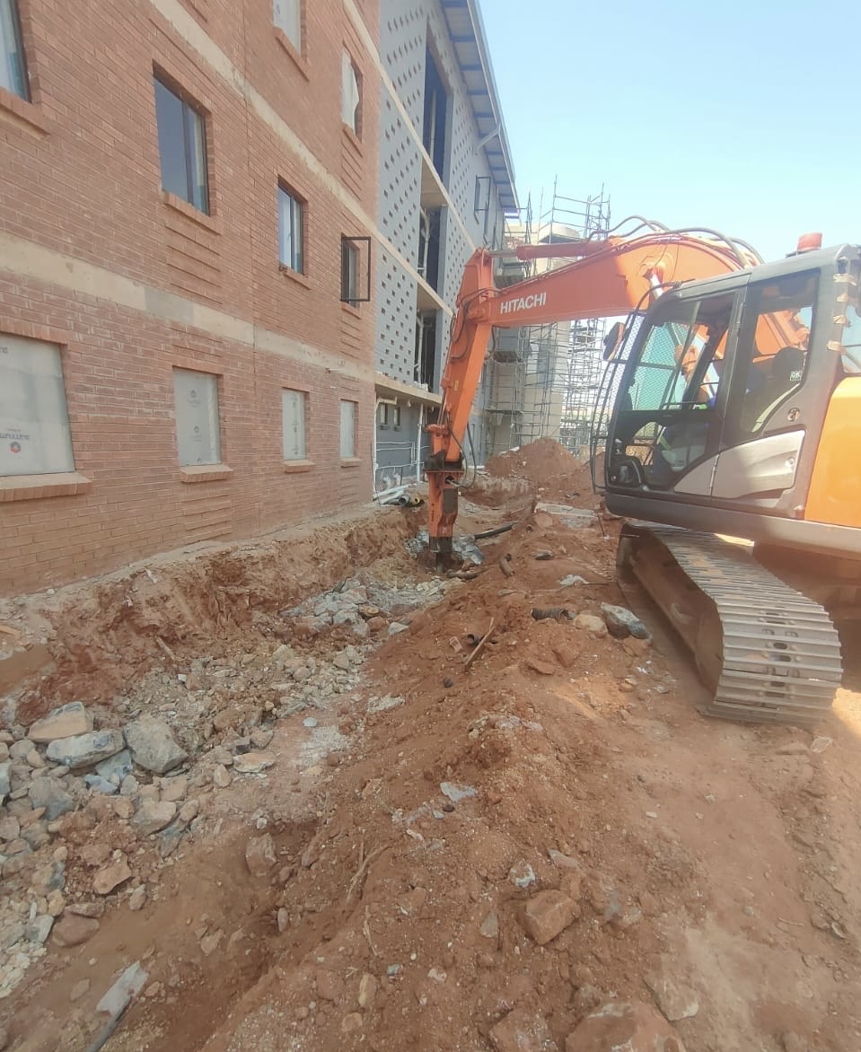 Hitachi Excavator – Building Foundations